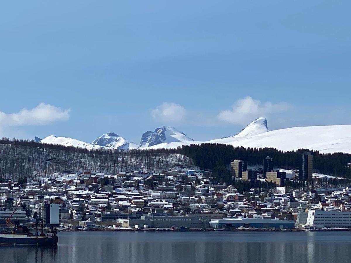 Polar Cozy Apartment - With View And Free Parking Tromsø Kültér fotó