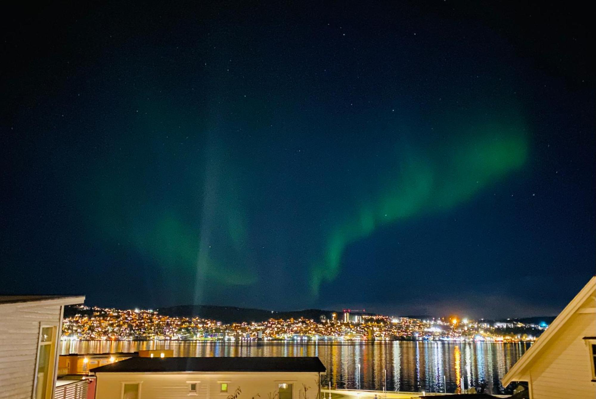 Polar Cozy Apartment - With View And Free Parking Tromsø Kültér fotó